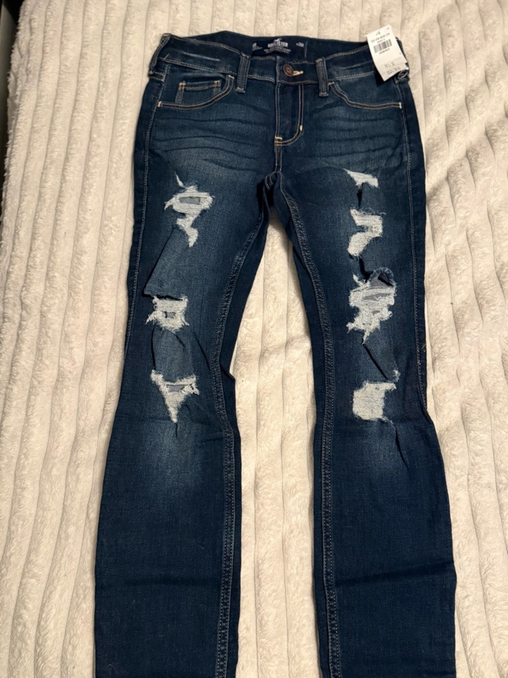 Hollister low rise  Super Skinny Ripped Jeans size 0R w/ tags